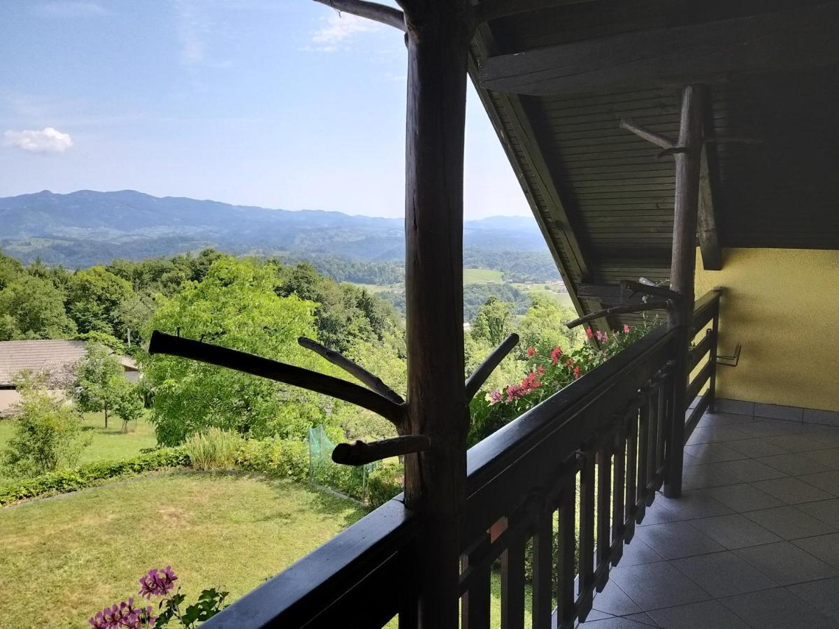 Getaway "At The Three Lights" Villa Sevnica Exterior foto