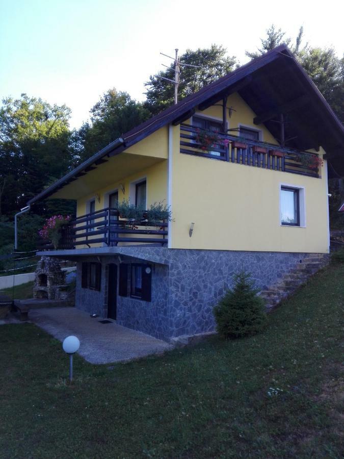 Getaway "At The Three Lights" Villa Sevnica Exterior foto